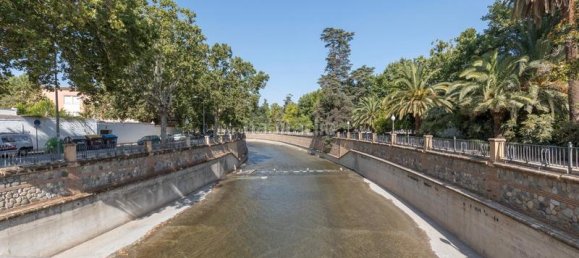 513m² Building in Granada, Spain No. 139537 8