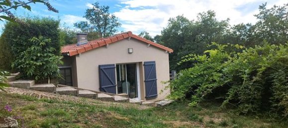 2 bedrooms House in Mortagne-sur-Sevre, France No. 309403 2