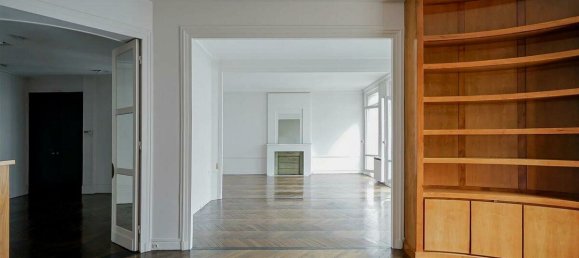 2 bedrooms Apartment in Paris, France No. 173171 10