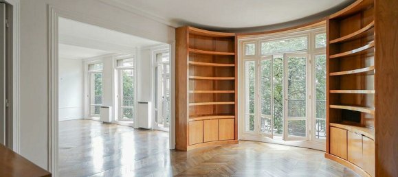 2 bedrooms Apartment in Paris, France No. 173171 11