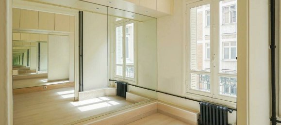 2 bedrooms Apartment in Paris, France No. 173171 15