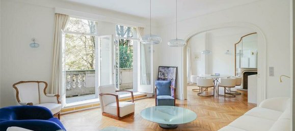 2 bedrooms Apartment in Paris, France No. 173171 3