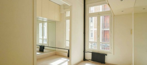 2 bedrooms Apartment in Paris, France No. 173171 14