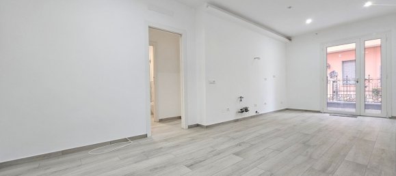 3 rooms Apartment in Borghetto Santo Spirito, Italy No. 193165 2