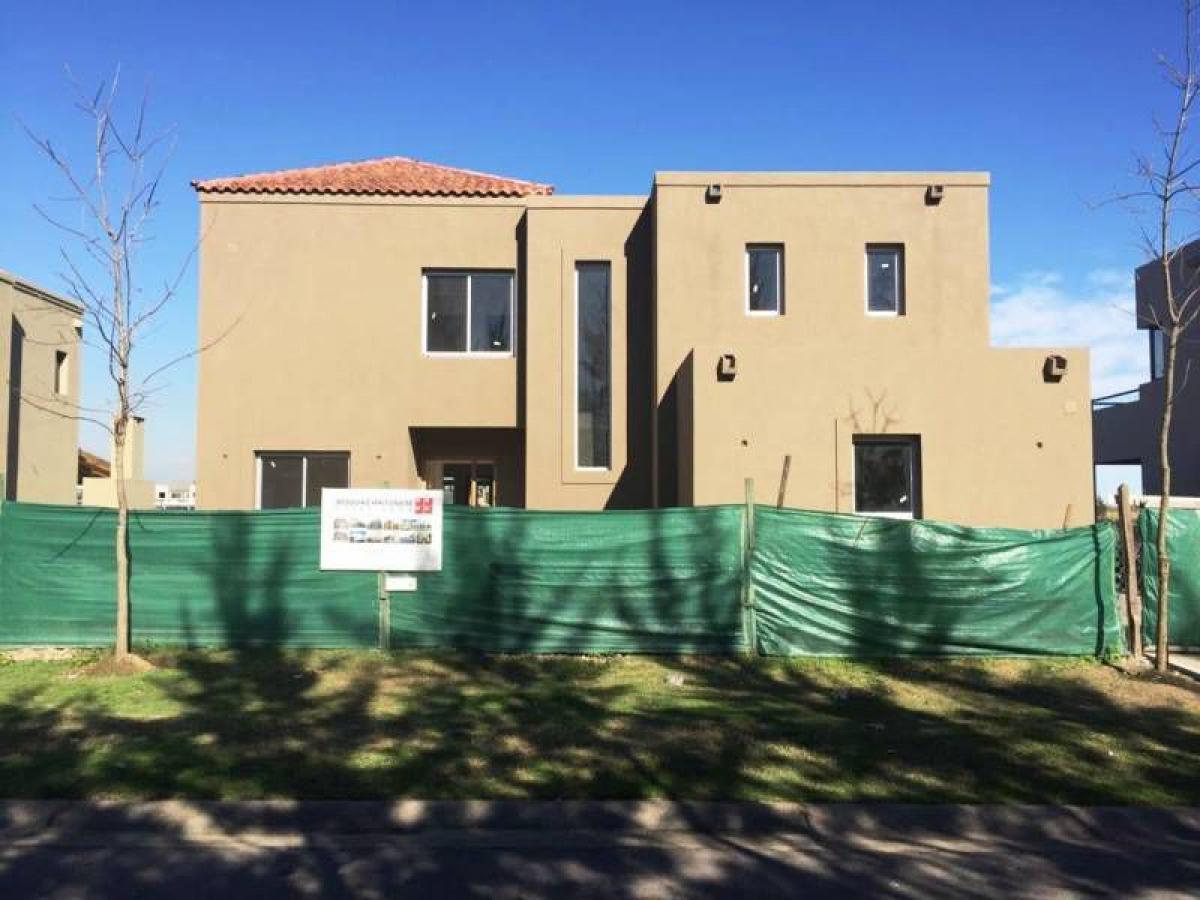 3 bedrooms House in Tigre, Argentina No. 53639