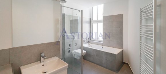 4 rooms Apartment in Charlottenburg, Germany No. 12572 4