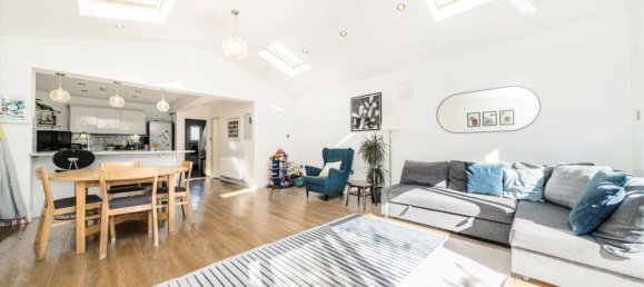 3 bedrooms House in Surbiton, United Kingdom No. 10209 13