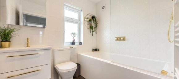 3 bedrooms House in Surbiton, United Kingdom No. 10209 7