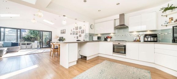 3 bedrooms House in Surbiton, United Kingdom No. 10209 10