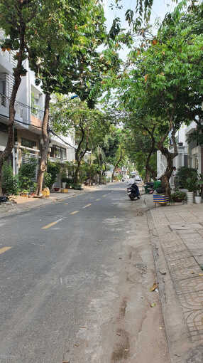 100m² Townhouse in Binh Chanh, Vietnam No. 19179