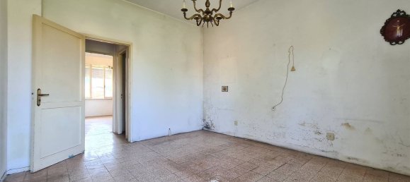 6 rooms Apartment in Pietrasanta, Italy No. 218225 10