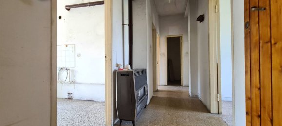 6 rooms Apartment in Pietrasanta, Italy No. 218225 4