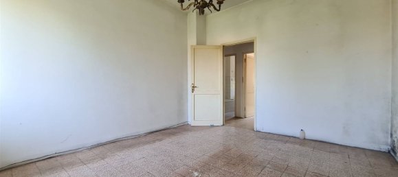 6 rooms Apartment in Pietrasanta, Italy No. 218225 11