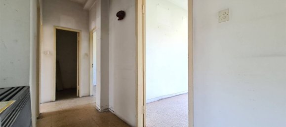 6 rooms Apartment in Pietrasanta, Italy No. 218225 9