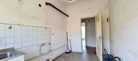 6 rooms Apartment in Pietrasanta, Italy No. 218225 7