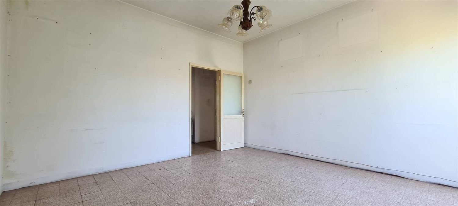 6 rooms Apartment in Pietrasanta, Italy No. 218225