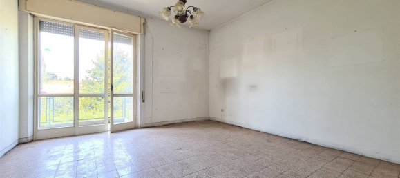 6 rooms Apartment in Pietrasanta, Italy No. 218225 3