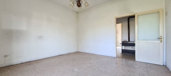 6 rooms Apartment in Pietrasanta, Italy No. 218225 2