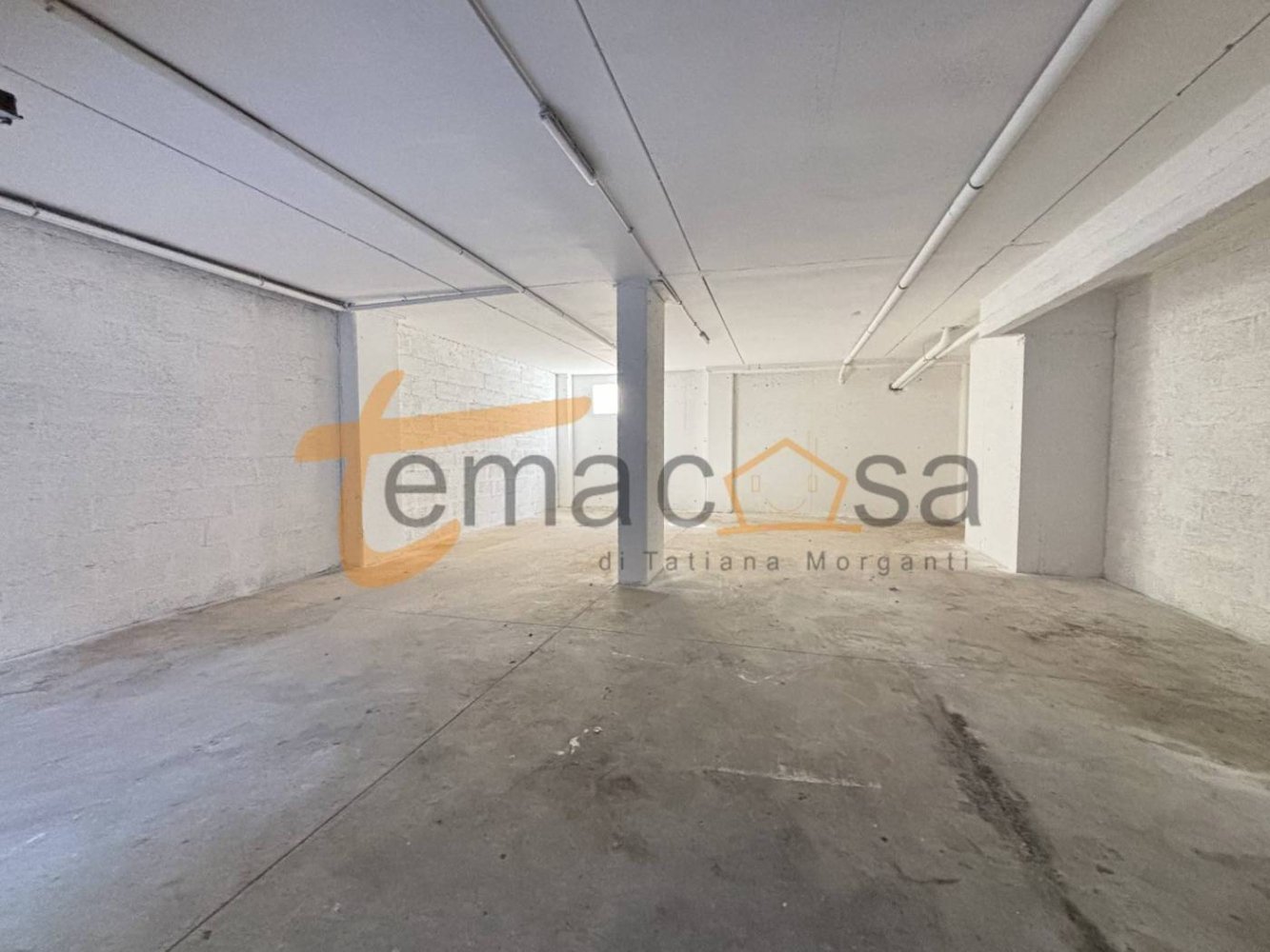 165m² Warehouse in Rome, Italy No. 289811