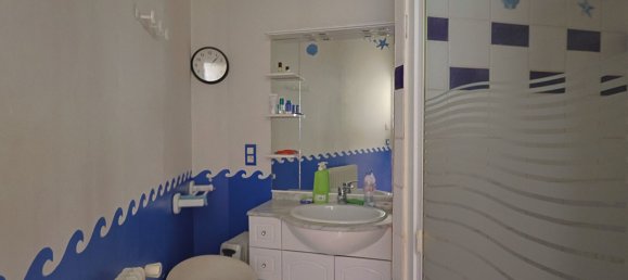 Casa de 3 dormitorios en Tours, France No. 62789 10