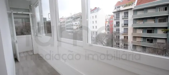 Квартира с 1 спальней в Лиссабон, Португалия № 151974 3