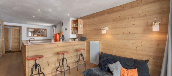 2 bedrooms Apartment in Les Belleville, France No. 1242 2