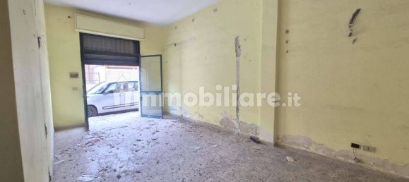 Propiedad comercial de 1 habitación en Palermo, Italy No. 39074 4