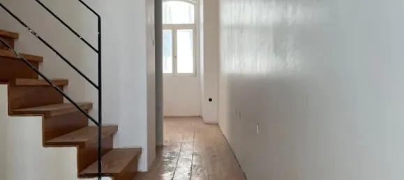 240m² Building in Porto, Portugal No. 133763 2