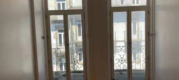 240m² Building in Porto, Portugal No. 133763 3