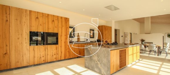 4 bedrooms Villa in Campos, Spain No. 69376 2