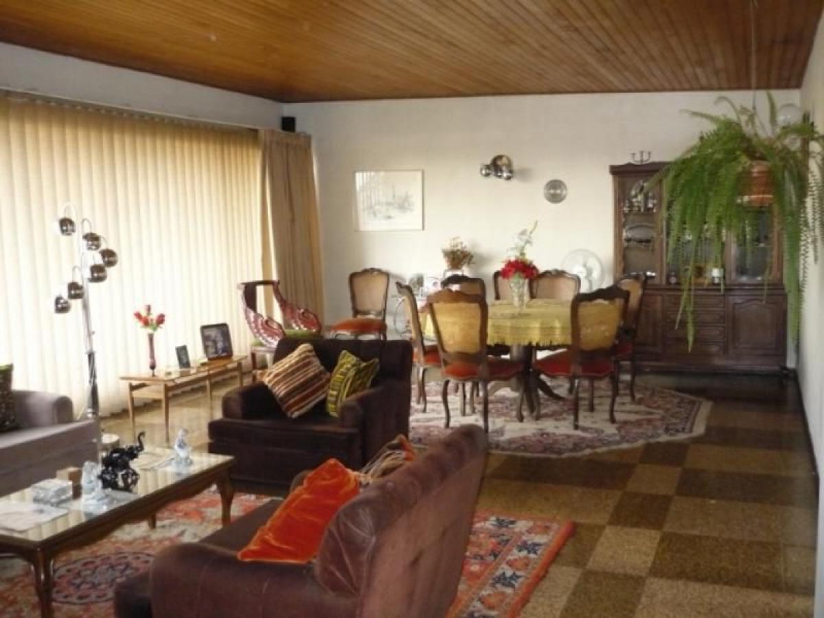 4 bedrooms House in Bogota, Colombia No. 12290