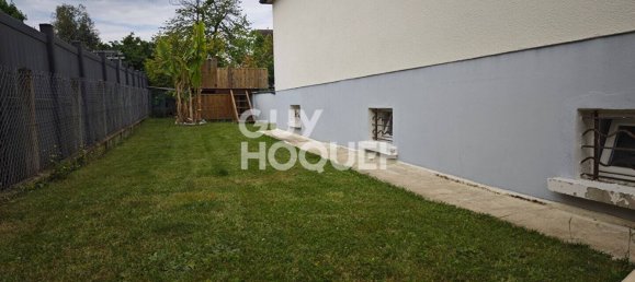 Casa de 3 dormitorios en Leves, France No. 52023 12