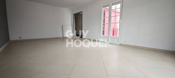 Casa de 3 dormitorios en Leves, France No. 52023 3