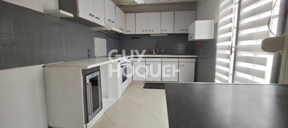 Casa de 3 dormitorios en Leves, France No. 52023 4