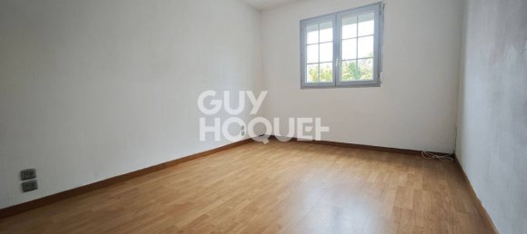 Casa de 3 dormitorios en Leves, France No. 52023 5