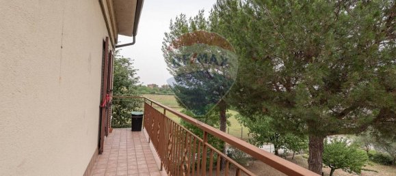 4-Zimmer Wohnung in Jesi, Italy, Nr. 8070 24