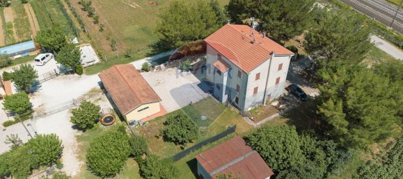 4-Zimmer Wohnung in Jesi, Italy, Nr. 8070 3