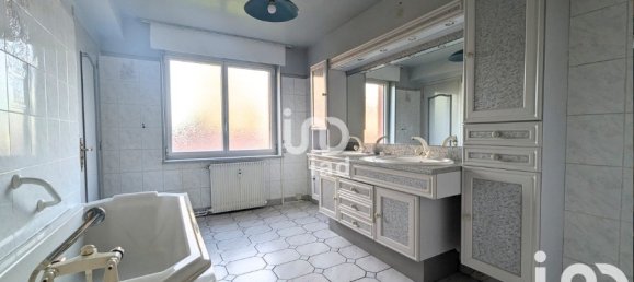 2 bedrooms Apartment in Lens, France No. 161222 7