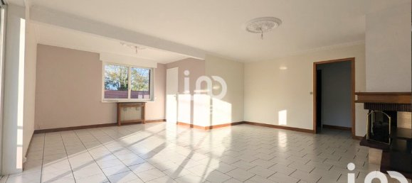 2 bedrooms Apartment in Lens, France No. 161222 4