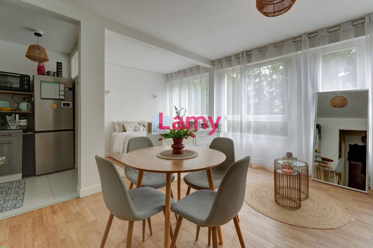 Studio in Reims, France No. 233127