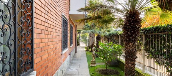 7 bedrooms Villa in Bollate, Italy No. 20932 33