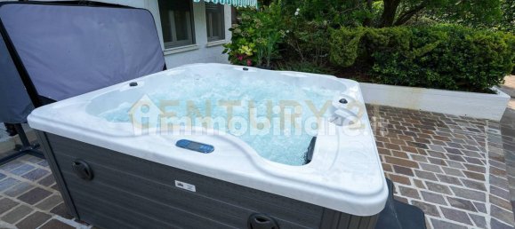 3 bedrooms Villa in Legnago, Italy No. 322727 4