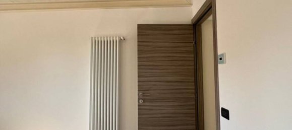 2 Schlafzimmer Wohnung in Cremona, Italy, Nr. 381529 3