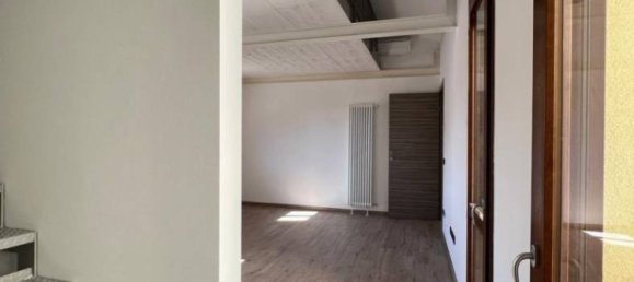 2 Schlafzimmer Wohnung in Cremona, Italy, Nr. 381529 4