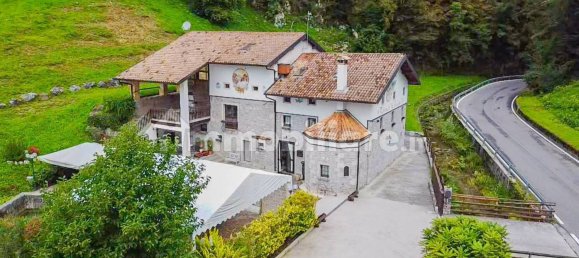 Коммерческая недвижимость 358м² в Порденоне, Италия № 116444 2