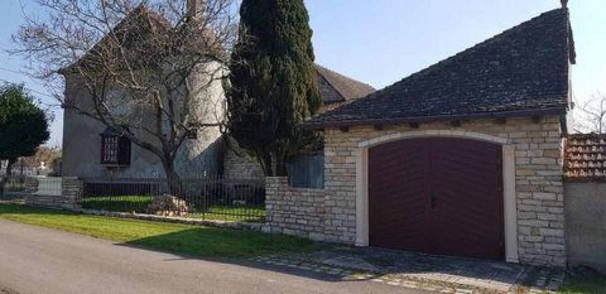 2 bedrooms House in Beaune, France No. 10796