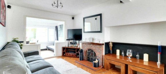 3 bedrooms House in Hayes, United Kingdom No. 5062 3