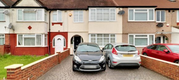 3 bedrooms House in Hayes, United Kingdom No. 5062 2