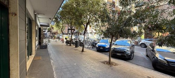 1-Zimmer Gewerbliche Immobilie in Naples, Italy, Nr. 309938 4