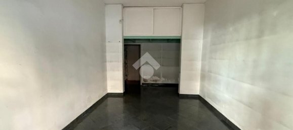 1-Zimmer Gewerbliche Immobilie in Naples, Italy, Nr. 309938 7